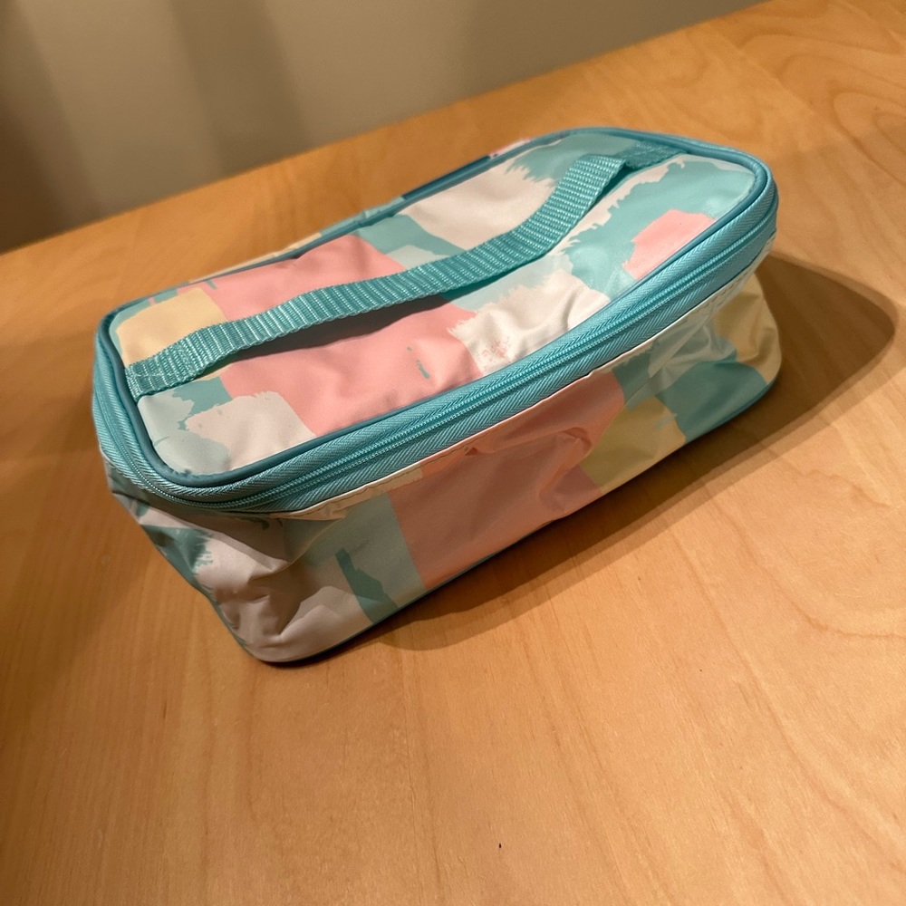 Thirty-One Glamour Case in Painted Streaks